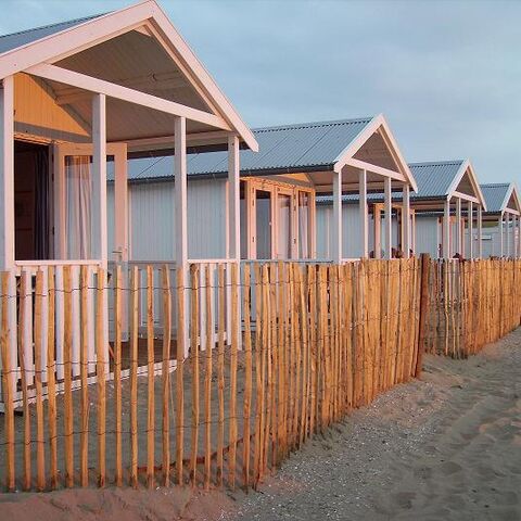 Illustratie bij: Spontaan een weekendje weg? Dit huisje aan het strand kan iedereen betalen