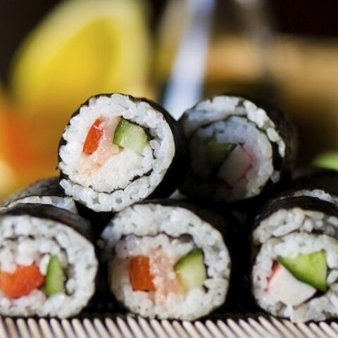 Illustratie bij: Zelf sushi maken met je kinderen: makkelijk, leuk, lekker en gezond