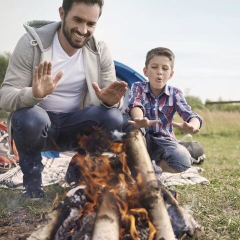 Illustratie bij: Papa past niet op, papa is gewoon vader!