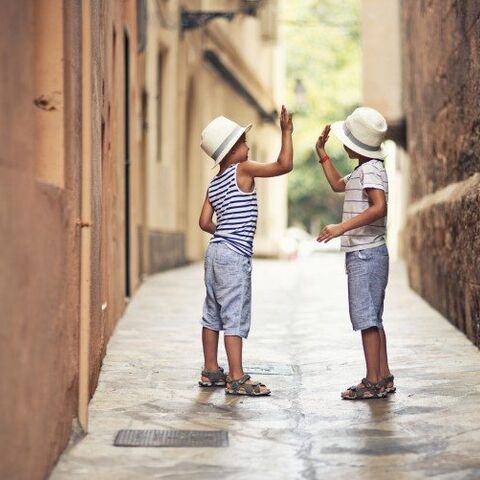 Illustratie bij: Fijne vakantie: Schilderachtig huisje in een betoverd stadje aan de voet van de Pyreneeën