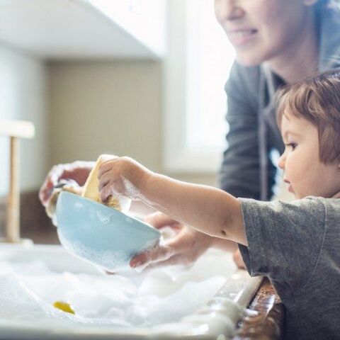 Illustratie bij: 10 redenen waarom schoonmaken met peuters Niet Te Doen is