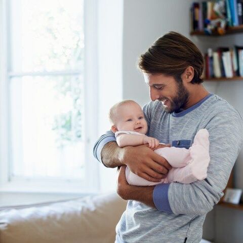 Illustratie bij: Marcel heeft een hele sterke mening over wat zijn babydochter nodig heeft