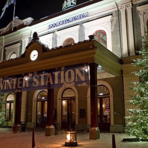 Illustratie bij: Waarom je deze kerstvakantie naar Het Spoorwegmuseum in Utrecht moet