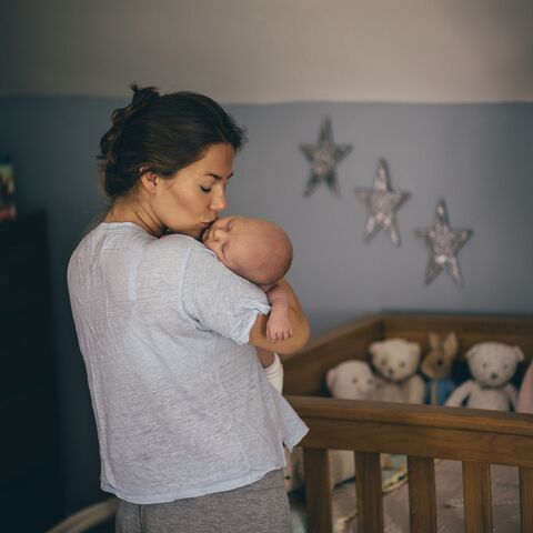 Illustratie bij: Wat je allemaal probeert om je baby aan het slapen te krijgen (ook als het onzin is)