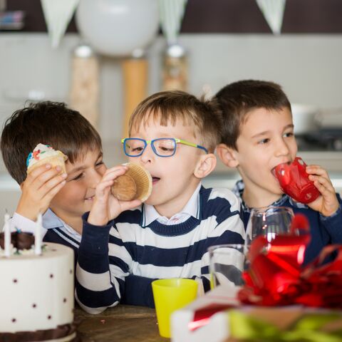 Illustratie bij: Kinderen zijn narcistische rukkertjes – zeker als het op verjaardagen aankomt