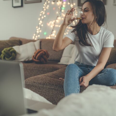 Illustratie bij: Dit is waarom moeders af en toe (oké, iedere dag) een glas wijn nodig hebben