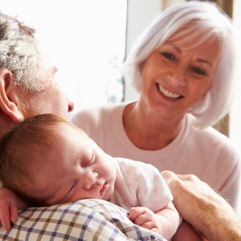 Illustratie bij: Lieve opa en oma, we zijn gek op jullie. Maar mag het wat veiliger?