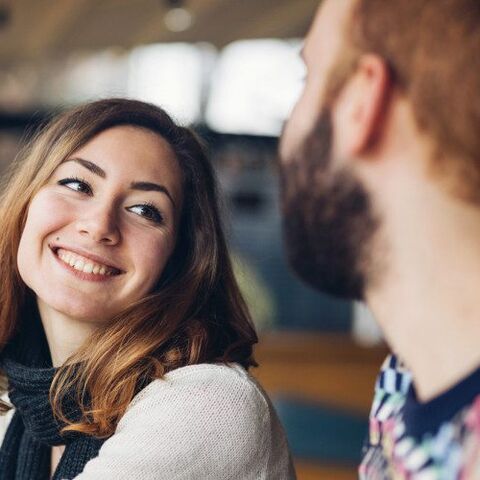 Illustratie bij: Zeg moeders, wordt er ook nog een beetje geflirt tegenwoordig?