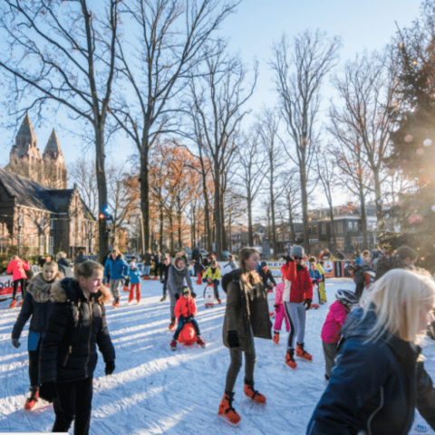 Illustratie bij: Kun je niet wachten op Kerstmis? Ga dan naar de Winter Village in Laren