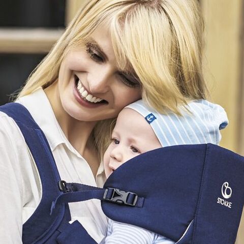 Illustratie bij: Cadeau van de dag: 3x Stokke MyCarrier Buik- en rugdrager