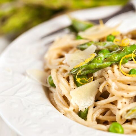 Illustratie bij: Jaaa ze zijn er weer! Dus vanavond eten we pappardelle met asperge en ei