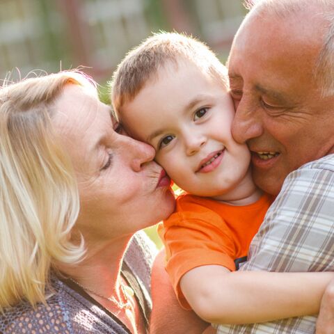 Illustratie bij: Is het wel normaal om opa en oma zoveel te laten oppassen?