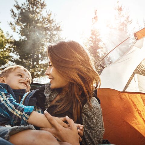 Illustratie bij: Hoe Franse stokbroden met kaas de vakantie van Esmay flink verpesten