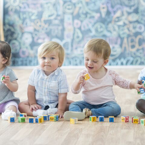 Illustratie bij: Ouders, ga maar vast sparen – de kinderopvang wordt veel duurder