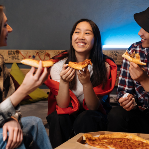 Illustratie bij: Waarom pubers altijd honger hebben (en wat je eraan kunt doen)