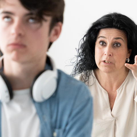 Illustratie bij: Sterrenbeelden en ouderschap: Wat zegt jouw sterrenbeeld over jouw opvoedstijl?