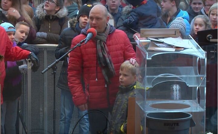 Ontroerend: ongeneeslijk zieke Tijn (6) steelt harten bij Glazen Huis