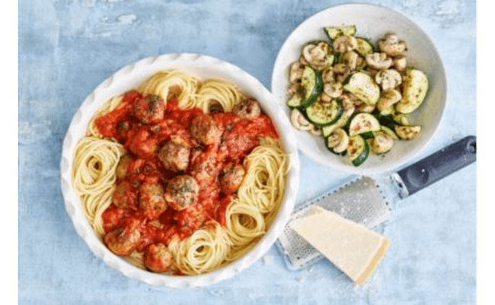 Lekker! Spaghetti met gehaktballetjes en courgette uit de oven