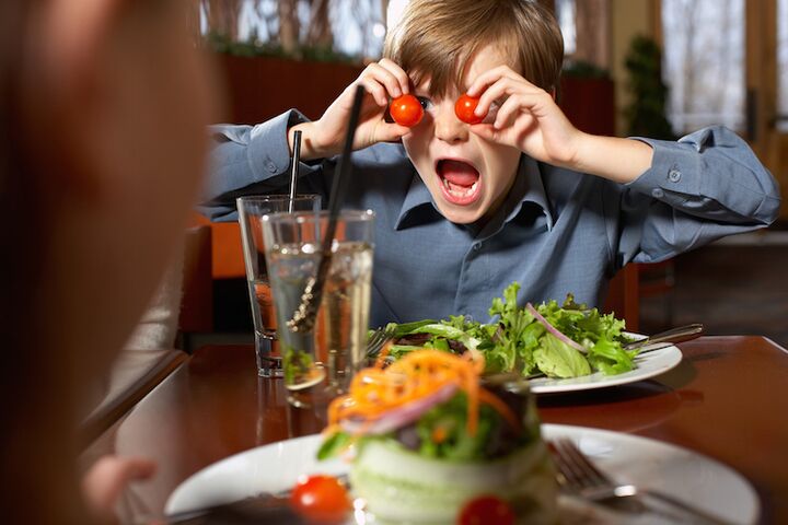 kinderen, uit eten, uiteten, restaurant, drama