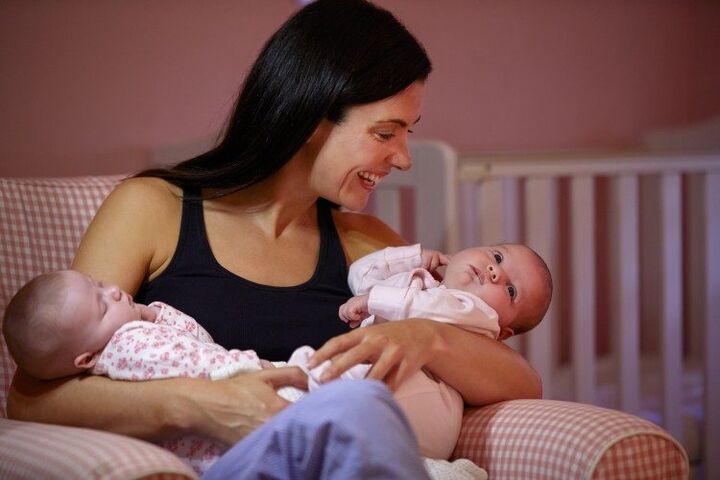 Waarom elke tweelingmoeder stiekem Superwoman is