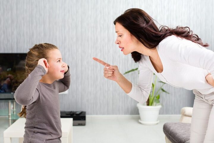 We wisten het! Kinderen blijken vervelender als hun moeder in de buurt is