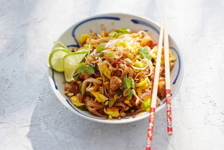 Maak iedereen gek met deze overheerlijke snelle pad thai