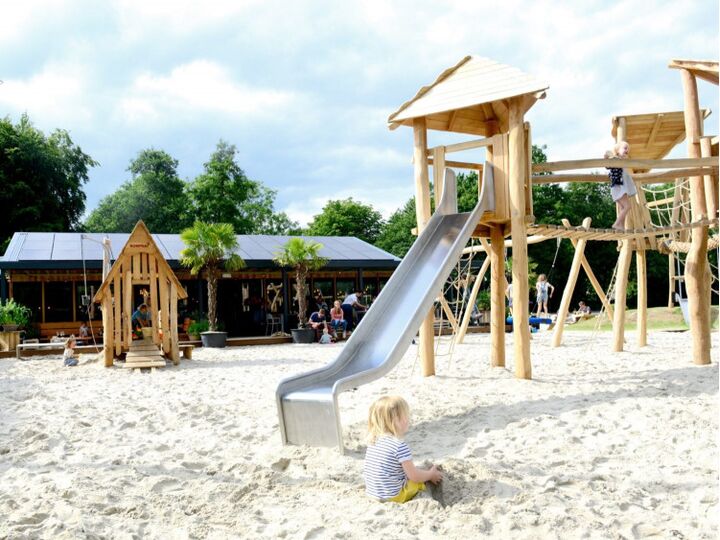 Stoeien en spelen bij speeltuin Blikkenburg in Zeist (met aangrenzend loungeterras!)